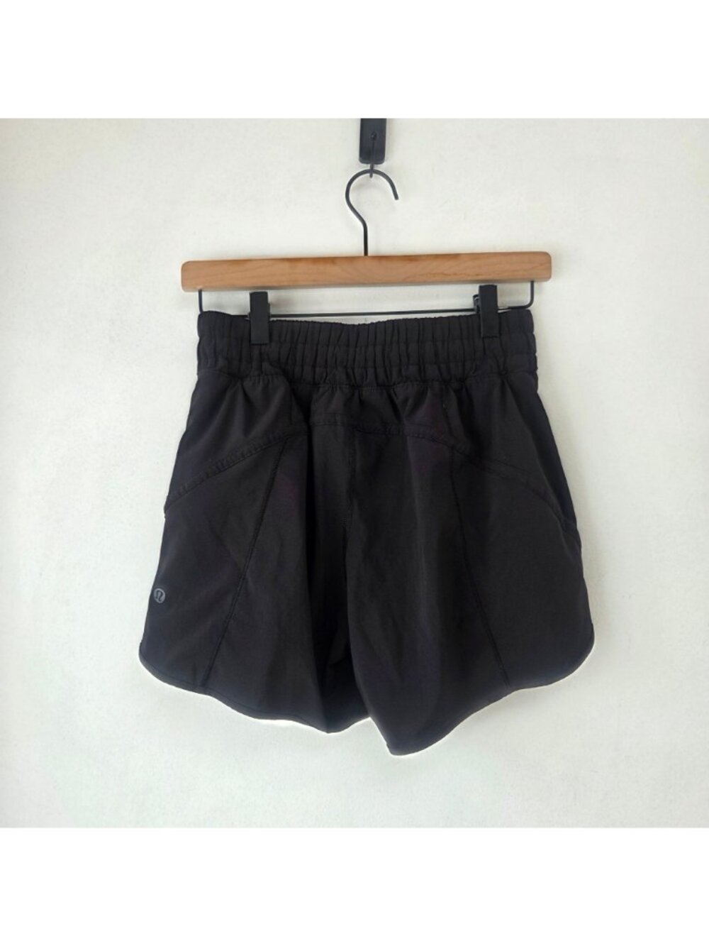 Lululemon Black Track That Shorts Running Athletic Women's 6 - Picture 4 of 7